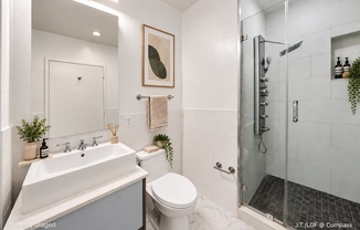 125 W 22 ST