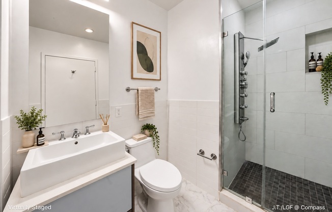 125 W 22 ST