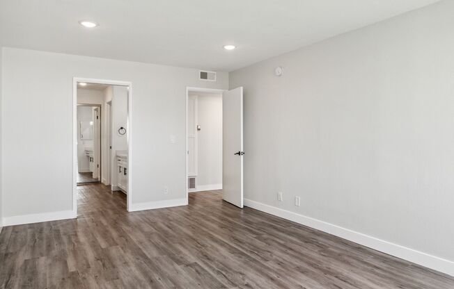 2 beds, 2 baths, 1,058 sqft, $2,598, Unit 4260.102