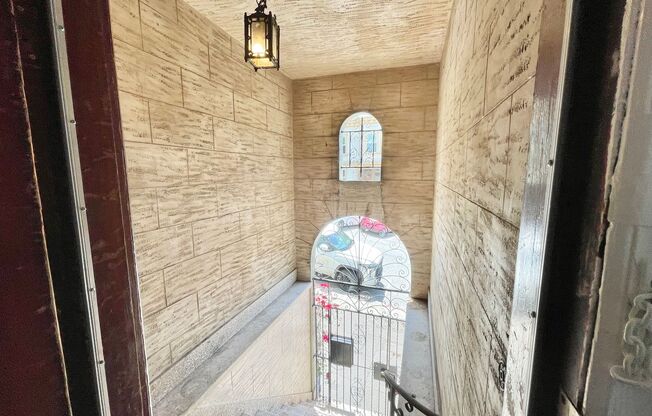 Prime North Beach 2Bed/1Bath with City Views, W/D, MUST SEE! – PROGRESSIVE