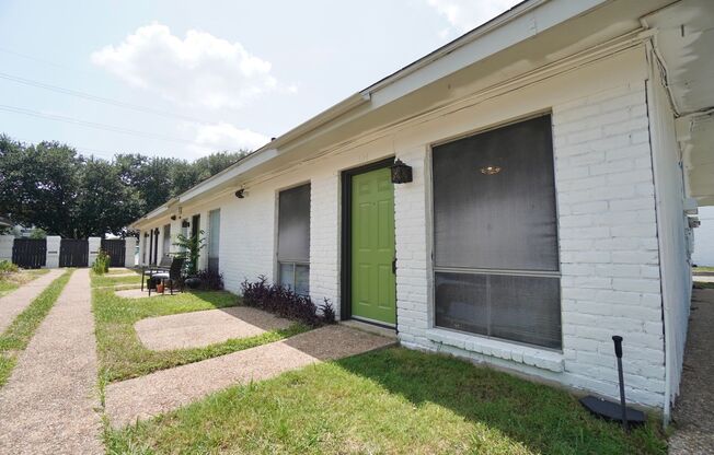 618 W 51 ST