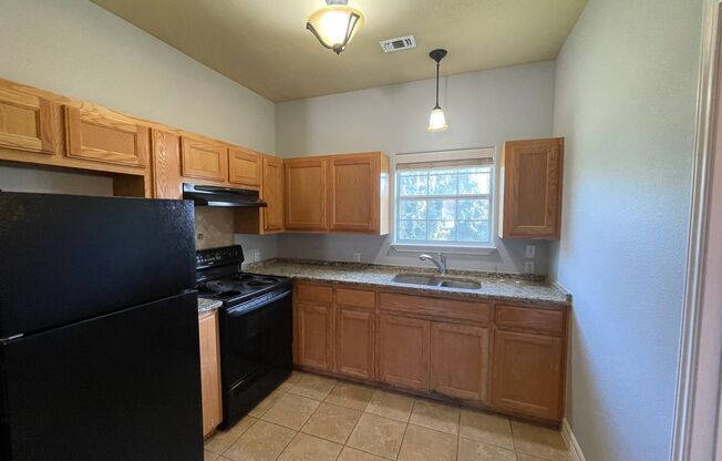 1 bed, 1 bath, 450 sqft, $875, Unit 700