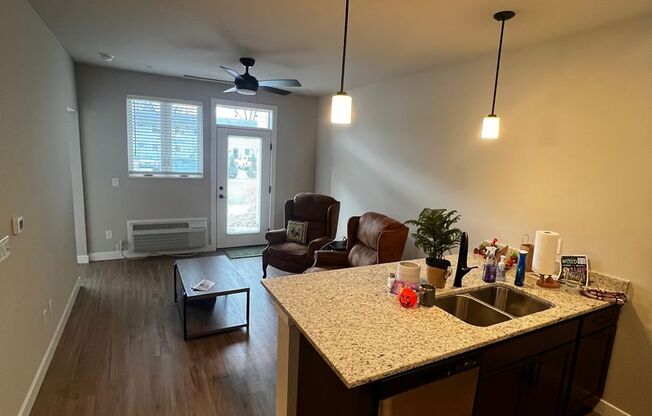 Studio, 1 bath, 545 sqft, $1,195, Unit 880-114