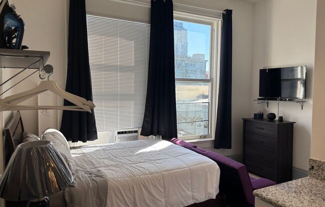 Studio, 1 bath, $1,400, Unit 42
