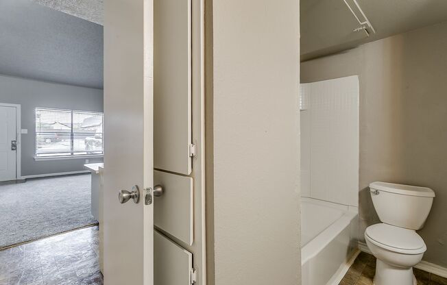 1 bed, 1 bath, 558 sqft, $895, Unit 208 N. Tarrant 2