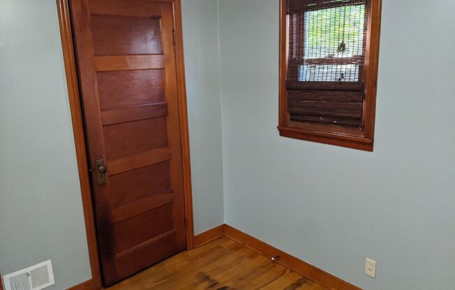 3 beds, 1 bath, $1,395