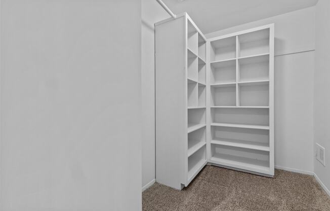 Large Closets at Edge At Farmington Hills - Farmington Hills, MI, Farmington Hills, 48334