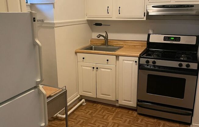 Studio, 1 bath, $1,642, Unit Apt 5