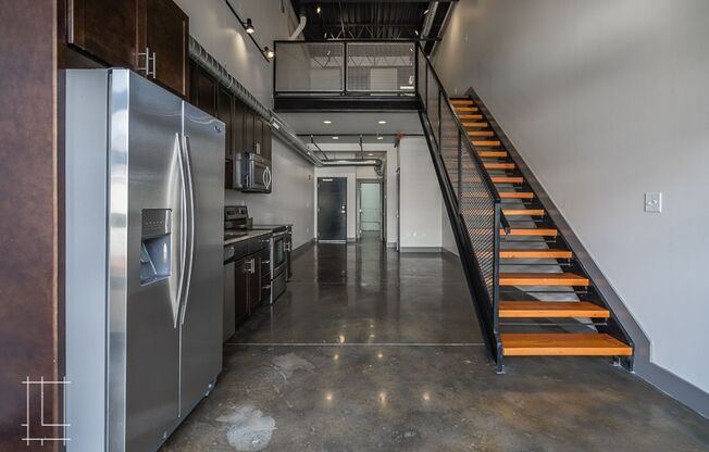 2 beds, 2 baths, $2,450, Unit 727 N. 4th St. Apt. 102