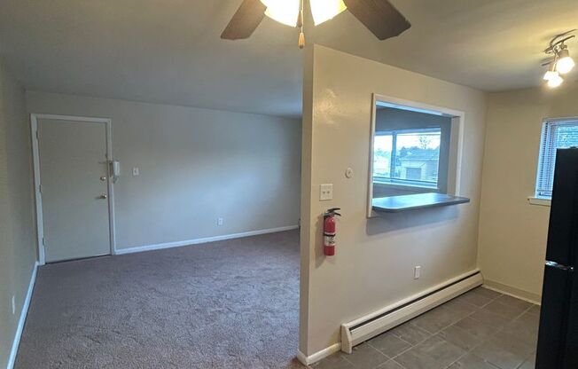 1 bed, 1 bath, 550 sqft, $1,250, Unit A04