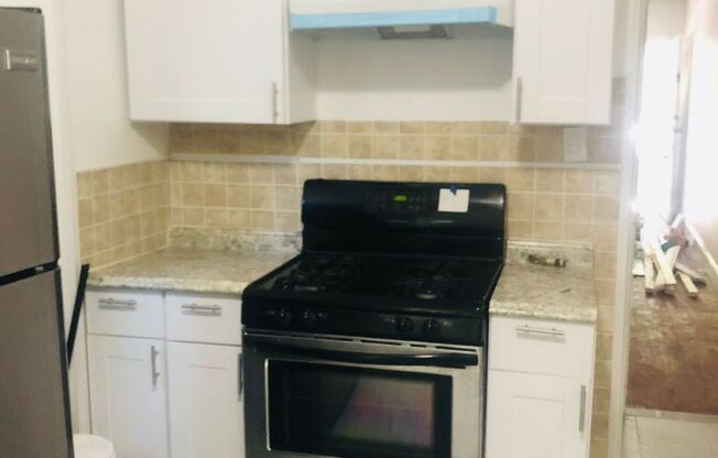 4 beds 1 bath amazing location