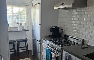 1 bed, 1 bath, 550 sqft, $2,800, Unit 10