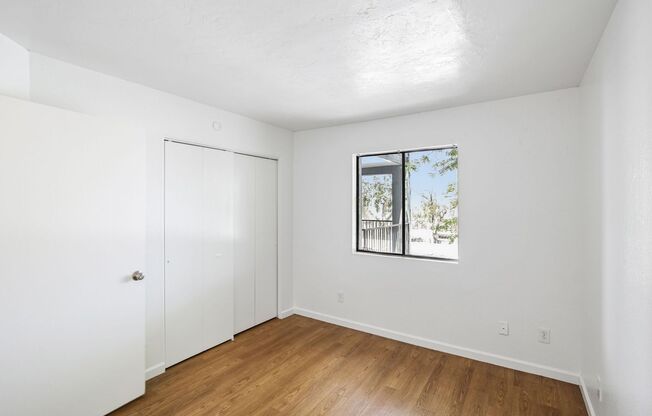 3 beds, 1 bath, 950 sqft, $975, Unit 201