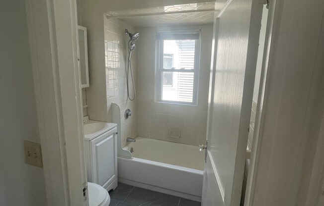 2 beds, 1 bath, 1,000 sqft, $2,600, Unit 1A