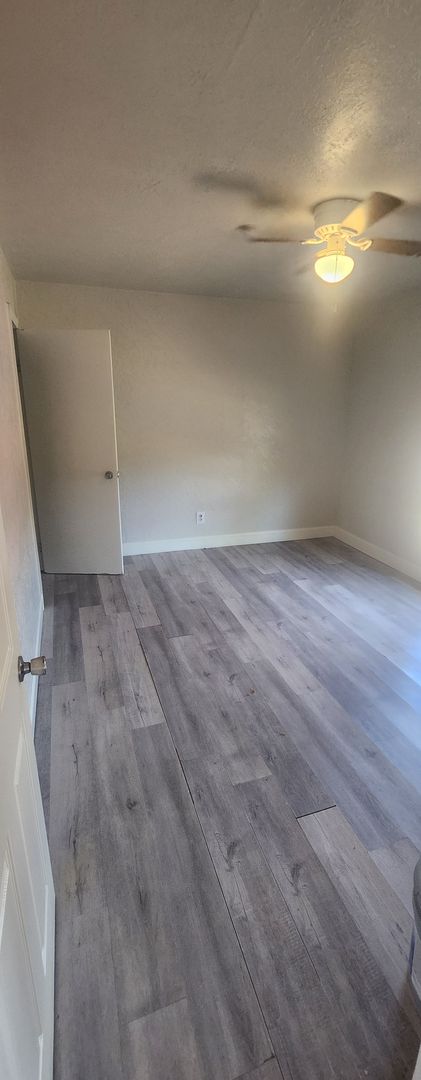 3 beds, 1 bath, $875