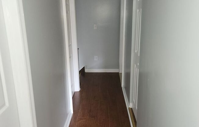 3 beds, 1 bath, $1,700, Unit Unit 3