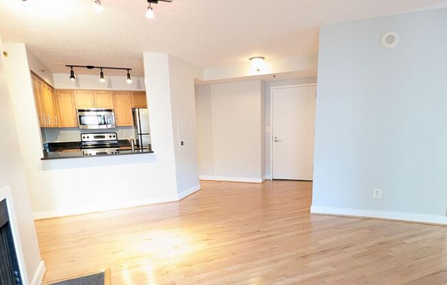 1 bed, 1 bath, $2,295, Unit APARTMENT #S 1114