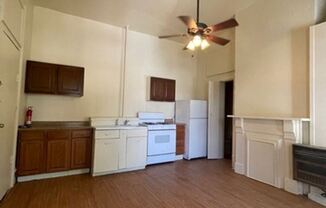 822 E Carson