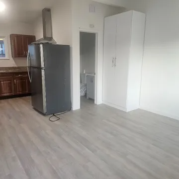 1600 MONTH STUDIO W KITCHEN