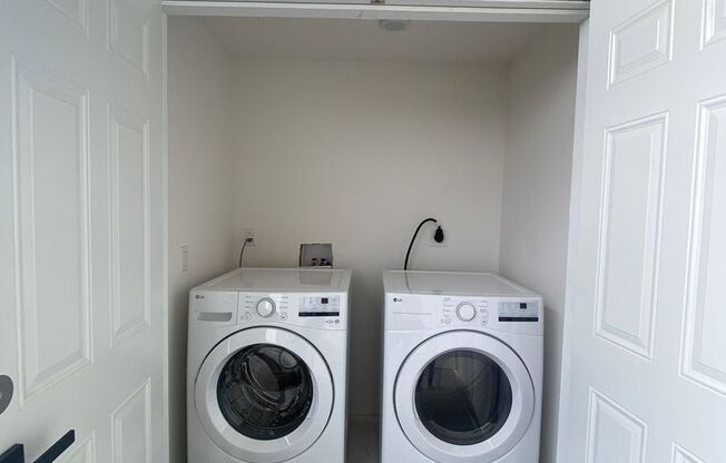 1 bed, 1 bath, 640 sqft, $2,400, Unit 200