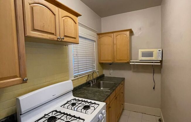 1 bed, 1 bath, $1,750, Unit Unit K