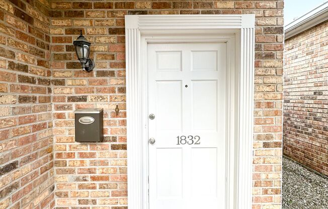 Uptown Rental: 2BR Duplex with Parking & Yard