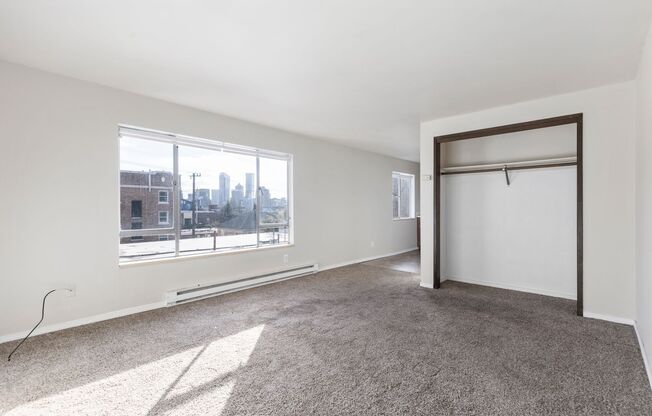 Studio, 1 bath, 410 sqft, $1,290, Unit 302