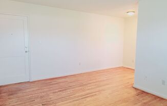 1 bed, 1 bath, 600 sqft, $1,525, Unit 5875-303