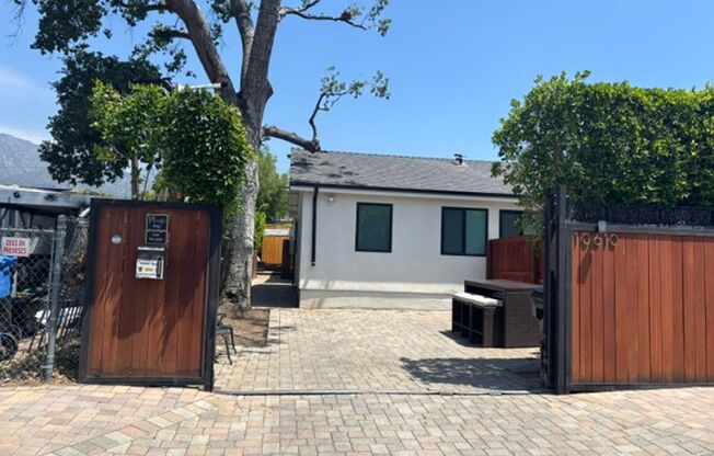 Remodeled 3 Bed 3 Bath House with Jacuzzi and Detached Office!