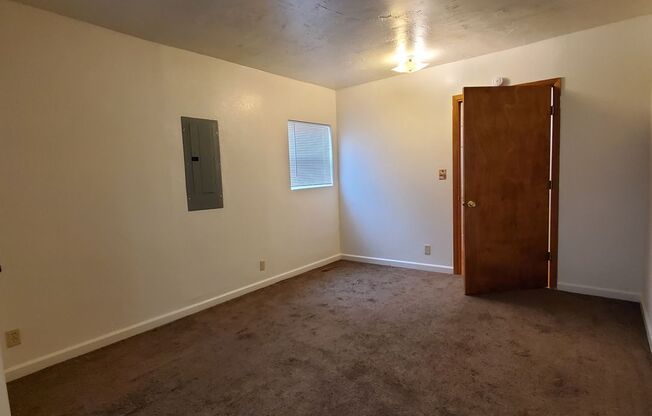 2 beds, 1 bath, $1,650