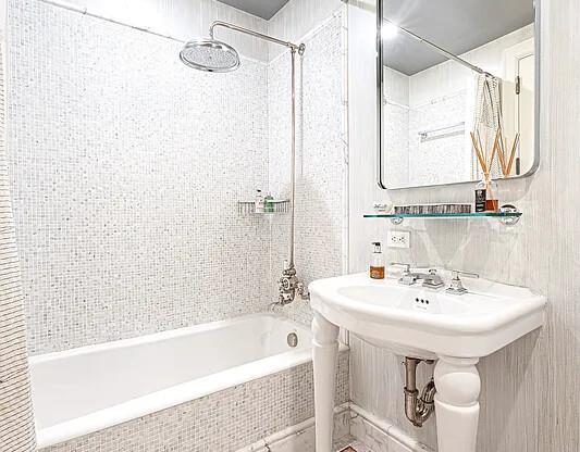 3 beds, 3.5 baths, 3,000 sqft, $40,000, Unit RES1707