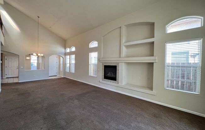 Beautiful 4 Bedroom Home in the Villas Gated Community