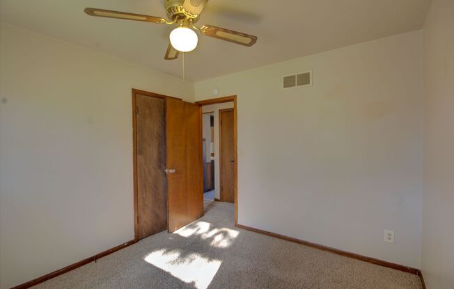 3 beds, 1 bath, $1,195