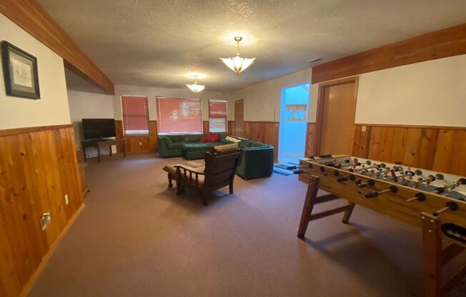 Octagonal Beach House - Sleeps 10 - MID-TERM