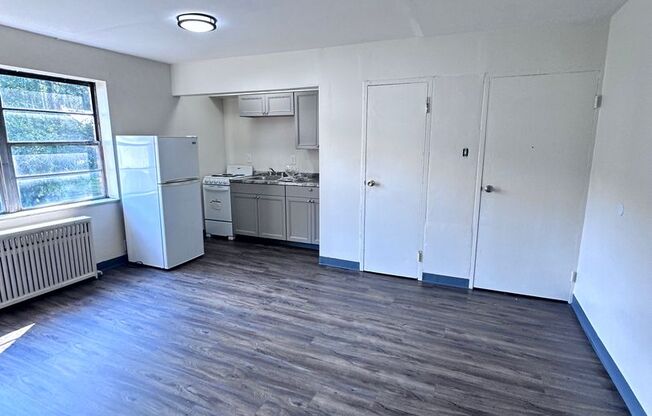 1 bed, 1 bath, 525 sqft, $850, Unit Virginia Terrace C-6