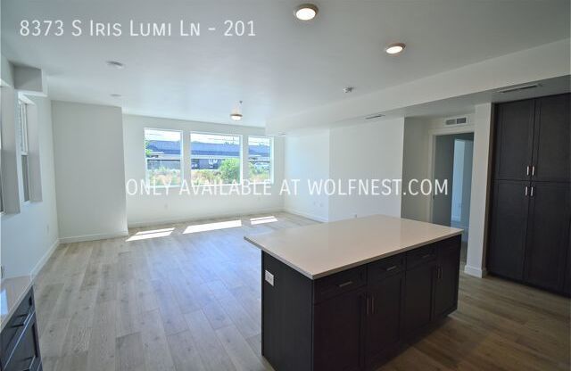 8373 S IRIS LUMI LN