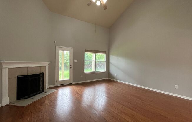 BIG 4/2.5 in Georgetown Village