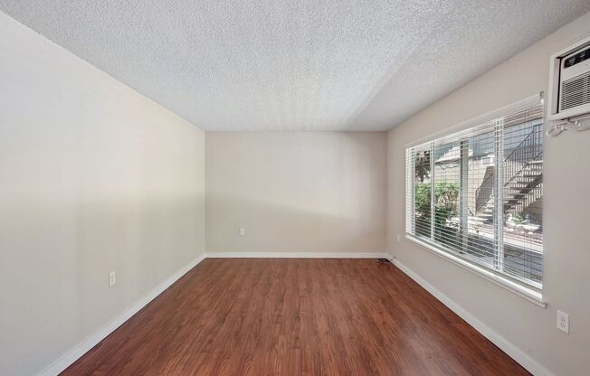 2 beds, 1 bath, 850 sqft, $1,600, Unit 4552