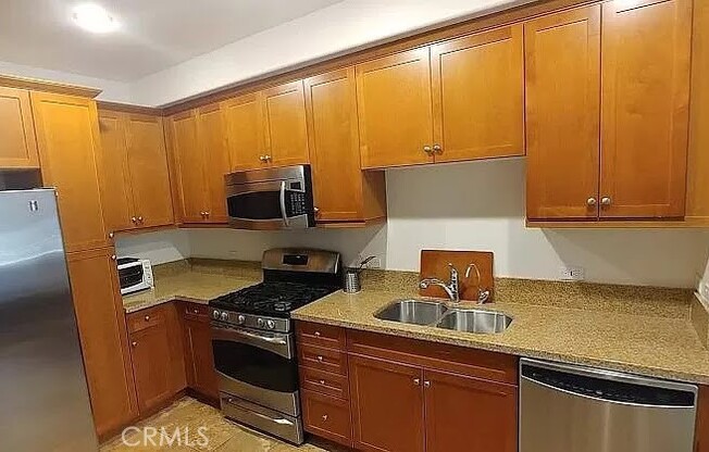 2 beds, 2 baths, 1,240 sqft, $3,750, Unit 450