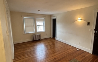 1 bed, 1 bath, 650 sqft, $1,900, Unit 9