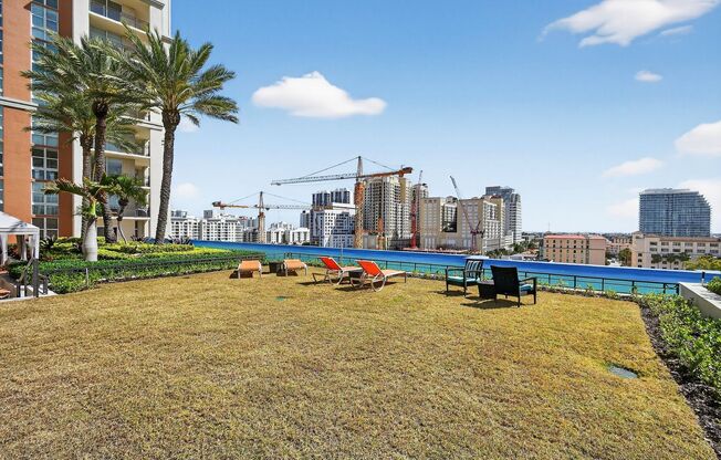 1 bed, 1 bath, 755 sqft, $2,550, Unit #426