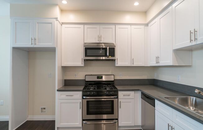 1 bed, 1 bath, 787 sqft, $2,345, Unit 309