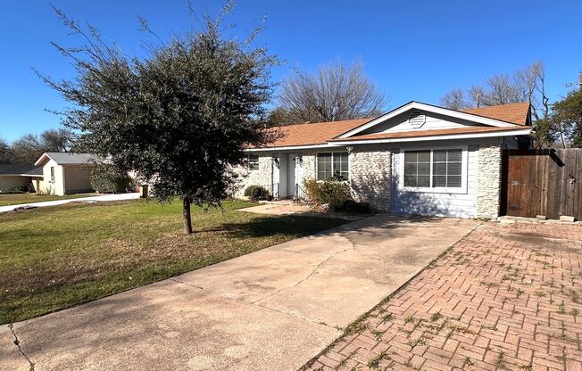 Newly Remodeled, 4 Bedroom 2 Bath Single Story House for Rent in Austin by Downtown & East Riverside-Oltorf, End-Street Home.