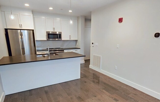 1 bed, 1 bath, $3,500, Unit 411