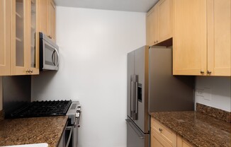 1 bed, 1 bath, $4,000, Unit 3L