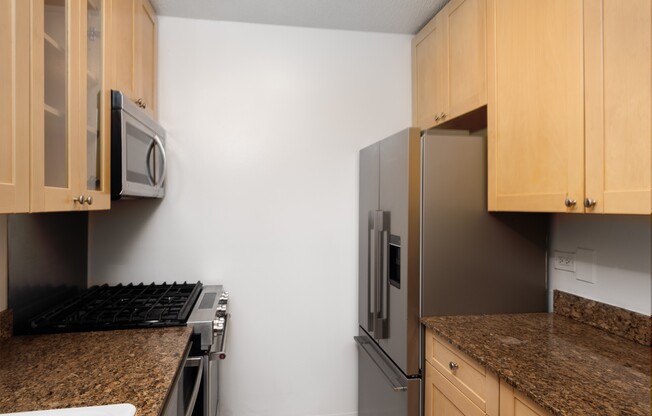 1 bed, 1 bath, $4,000, Unit 3L