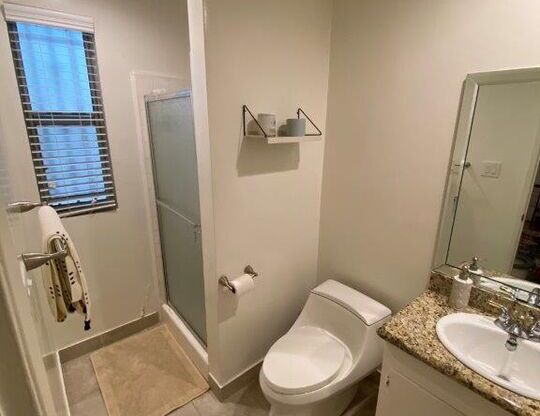 3 beds, 2 baths, 1,300 sqft, $4,000, Unit 1