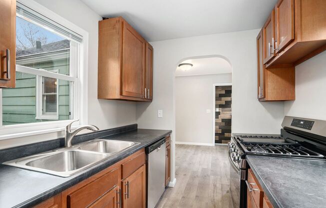 3 beds, 1 bath, $1,499