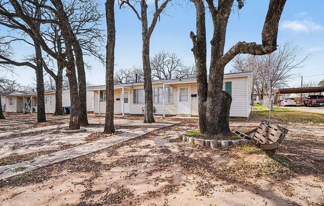 HOUSING VOUCHERS ACCEPTED! Welcome to 2211 Barbell Lane in Fort Worth!