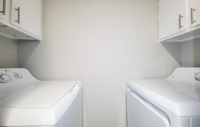 2 beds, 2 baths, 978 sqft, $1,279